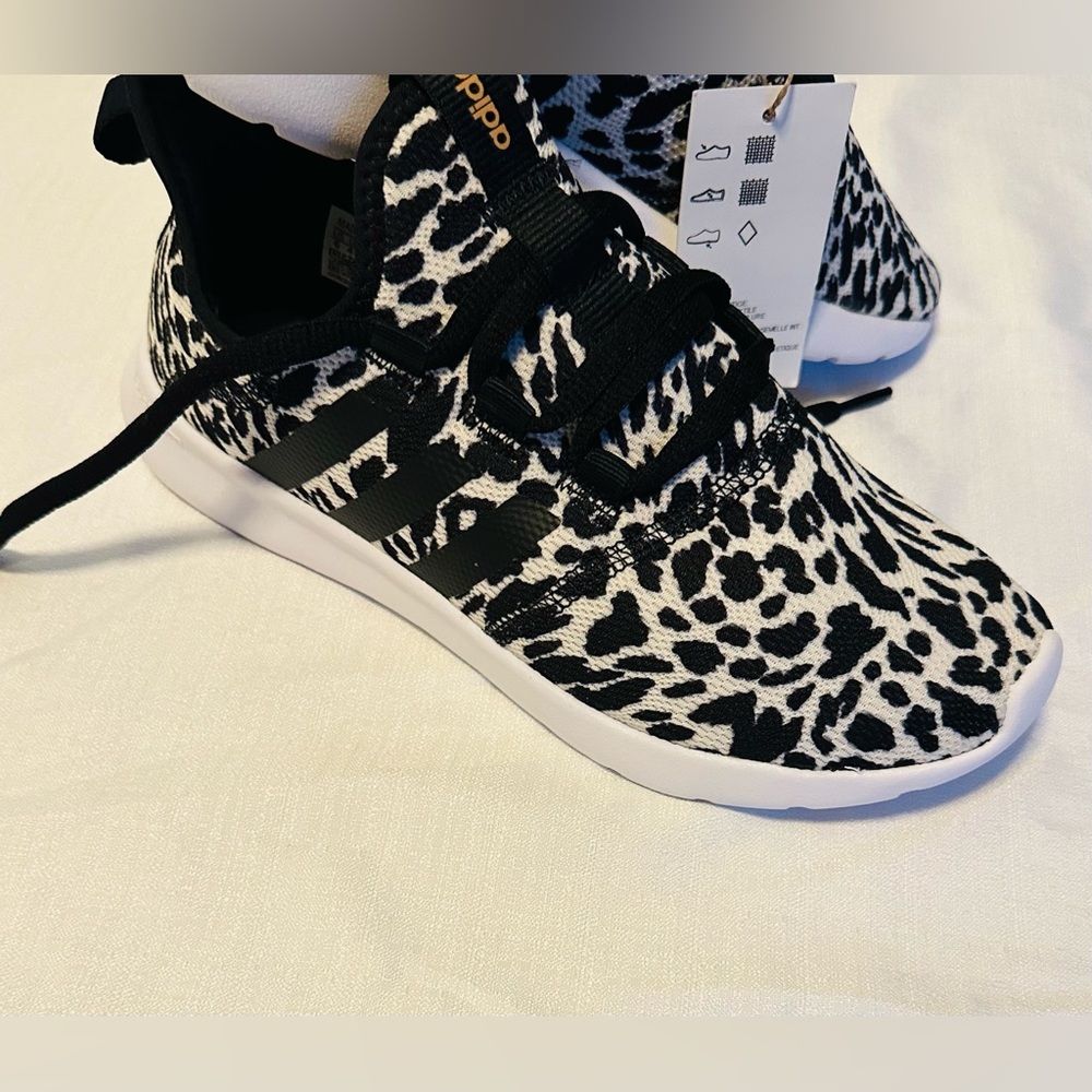 BRAND NEW WITH TAG  Adidas Cloudfoam Pure 2.0 Sneakers Size 6